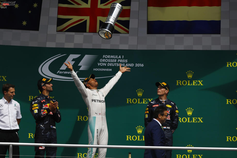 Lewis Hamilton (Mercedes), Daniel Ricciardo (Red Bull) und Max Verstappen (Red Bull) 