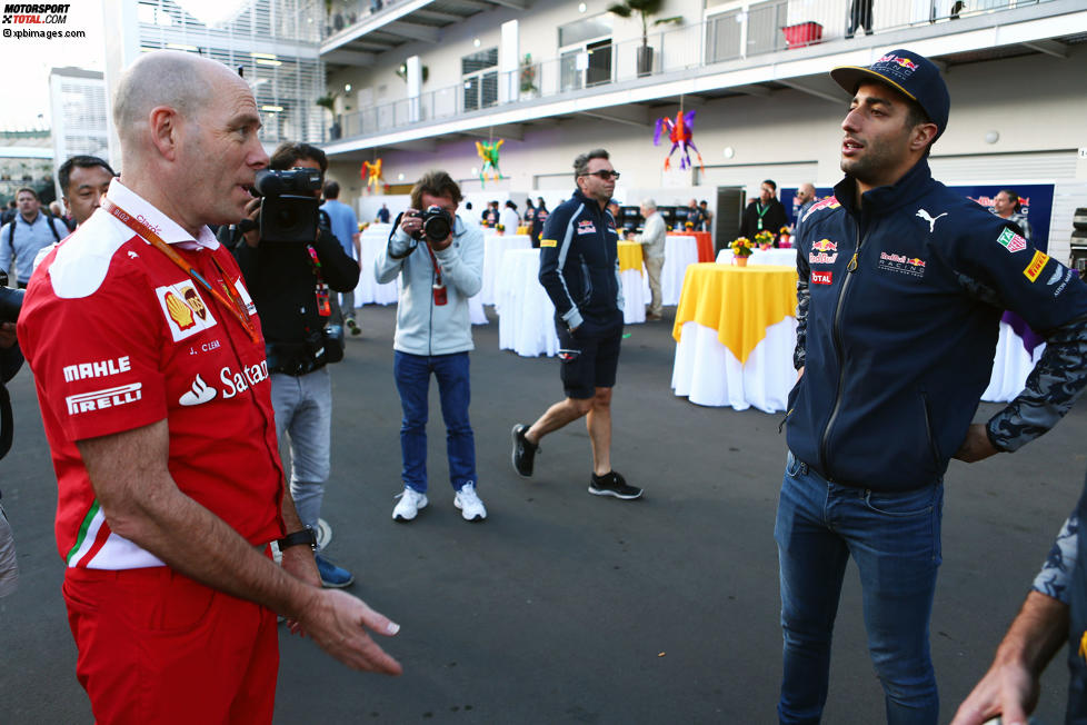 Jock Clear und Daniel Ricciardo (Red Bull) 