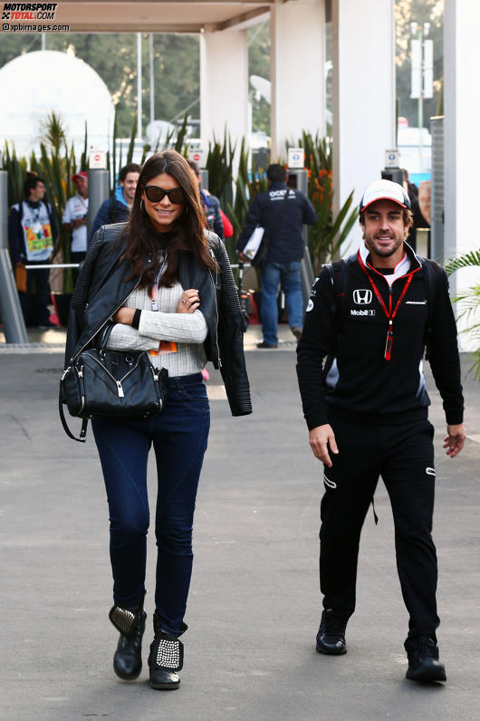 Linda Morselli und Fernando Alonso (McLaren) 