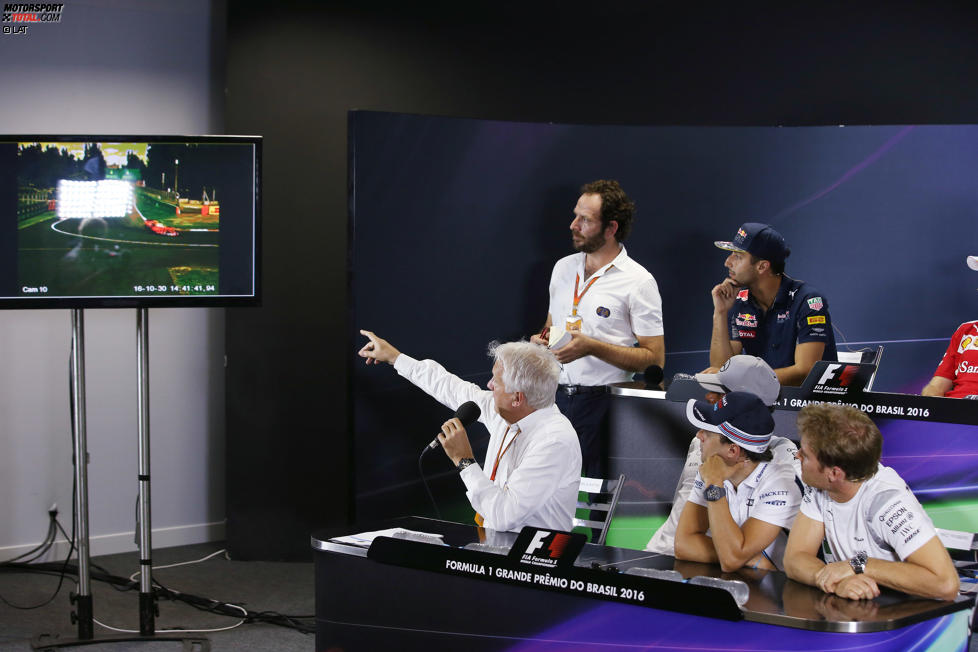 Charlie Whiting, Daniel Ricciardo (Red Bull), Lewis Hamilton (Mercedes), Felipe Massa (Williams) und Nico Rosberg (Mercedes) 