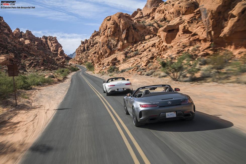 Mercedes-AMG GT C Roadster (vorne) und Mercedes-AMG GT Roadster (hinten)
