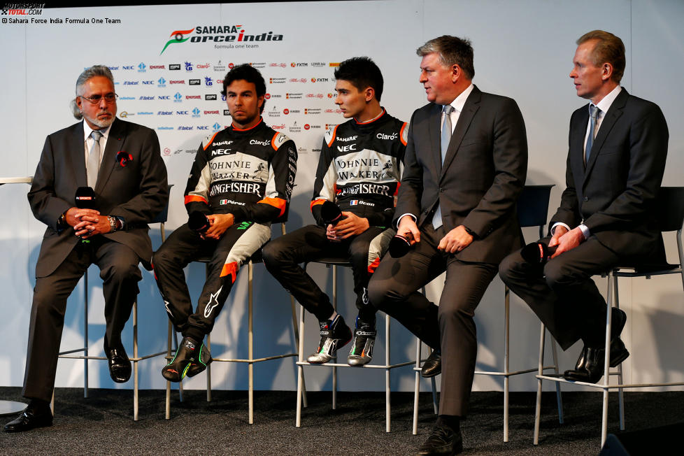 Vijay Mallya, Sergio Perez (Force India), Esteban Ocon (Force India) und Otmar Szafnauer 