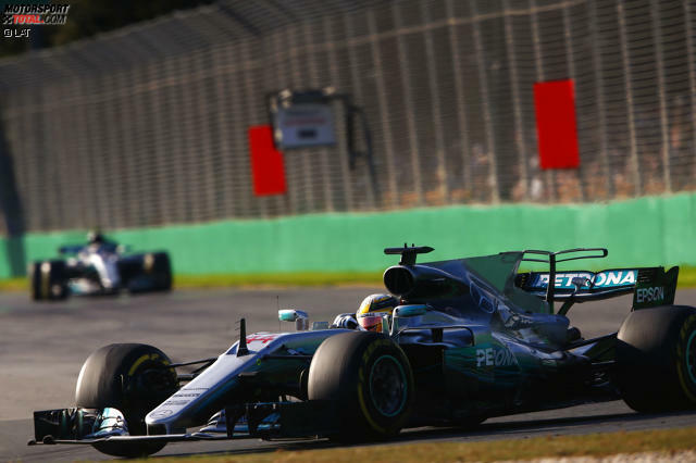 Melbourne: Lewis Hamilton kam knapp vor Valtteri Bottas ins Ziel. Klicken Sie sich jetzt noch einmal durch die Highlights des Rennens!