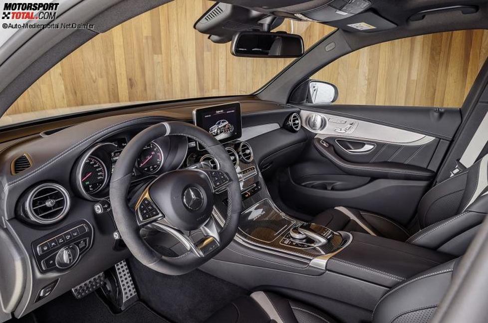 Innenraum und Cockpit des Mercedes-AMG GLC 63 (S) 4Matic Coupe 2017