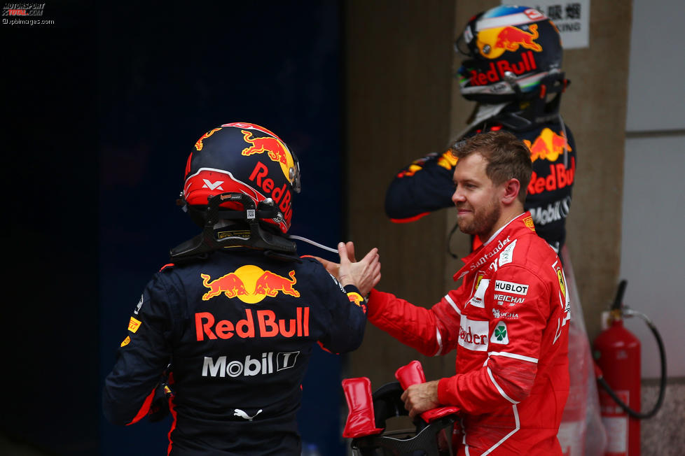 Max Verstappen (Red Bull) und Sebastian Vettel (Ferrari) 
