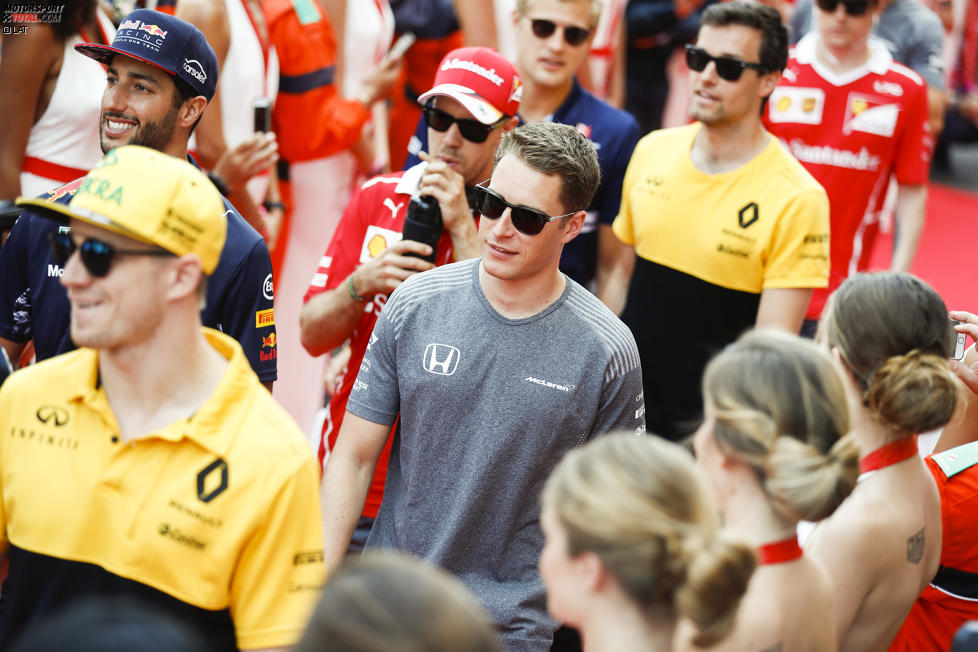 Nico Hülkenberg (Renault), Stoffel Vandoorne (McLaren) und Jolyon Palmer (Renault) 