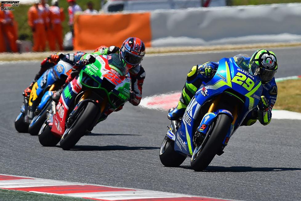 Andrea Iannone vor Sam Lowes 