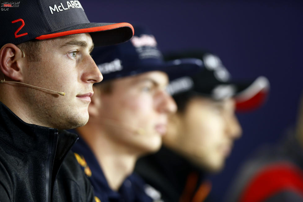 Stoffel Vandoorne (McLaren), Max Verstappen (Red Bull) und Sergio Perez (Force India) 