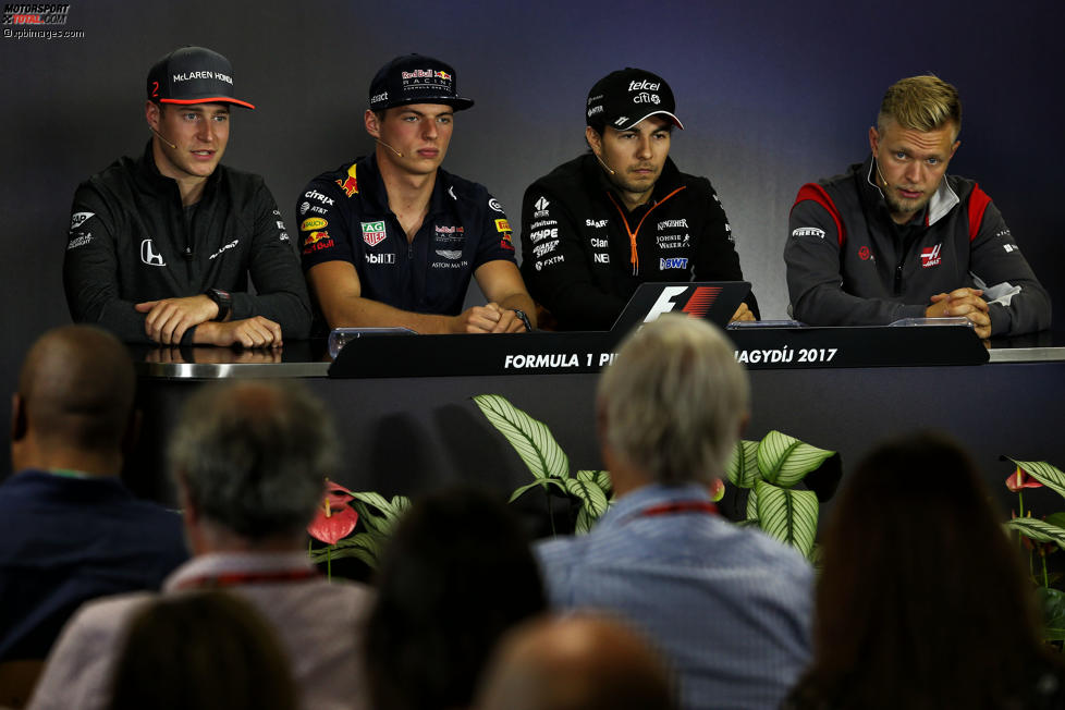 Stoffel Vandoorne (McLaren), Max Verstappen (Red Bull), Sergio Perez (Force India) und Kevin Magnussen (Haas) 