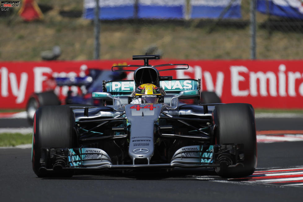 Lewis Hamilton (Mercedes) und Carlos Sainz (Toro Rosso) 