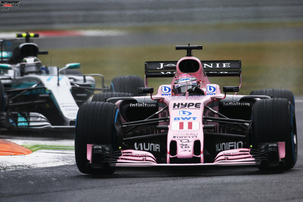 Sergio Perez (Force India) und Valtteri Bottas (Mercedes) 