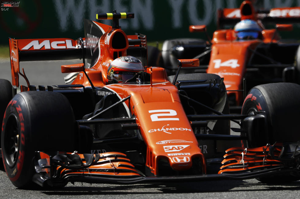 Stoffel Vandoorne (McLaren) und Fernando Alonso (McLaren) 
