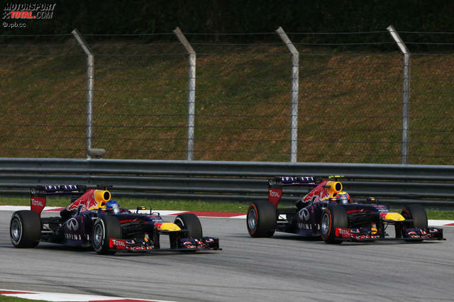 Die entscheidende Szene 2013: Sebastian Vettel kämpft Mark Webber trotz Stallorder nieder. Wir blicken zurück auf die größten Triumphe und Tragödien der Sepang-Geschichte ...