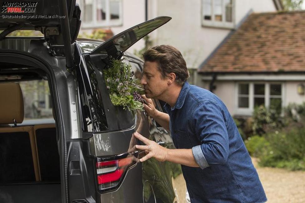 Land Rover Discovery von Starkoch Jamie Oliver: Kräuterbeet im Heckfenster 