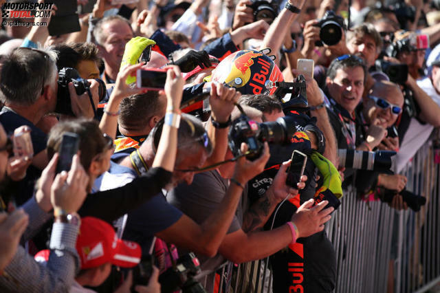 Max Verstappen rückt in der Jahreswertung 2017 auf P3 vor. Klicken Sie sich jetzt durch die 17 schönsten Highlight-Fotos des Rennens in Austin!