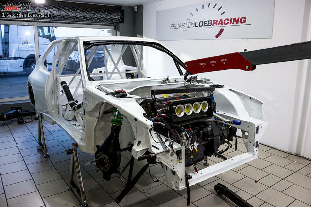 Schritt für Schritt wurde aus der Rohkarosse des Peugeot 306 Maxi ein fertiges Rennauto. Schritt für Schritt wurde aus der Rohkarosse des Peugeot 306 Maxi ein fertiges Rennauto.