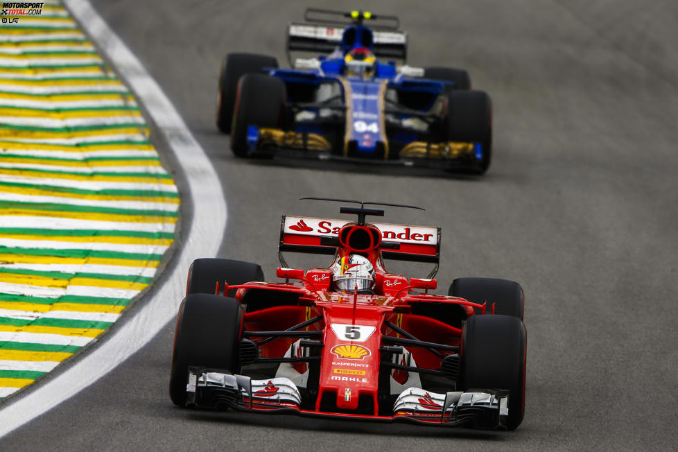 Sebastian Vettel (Ferrari) und Pascal Wehrlein (Sauber) 