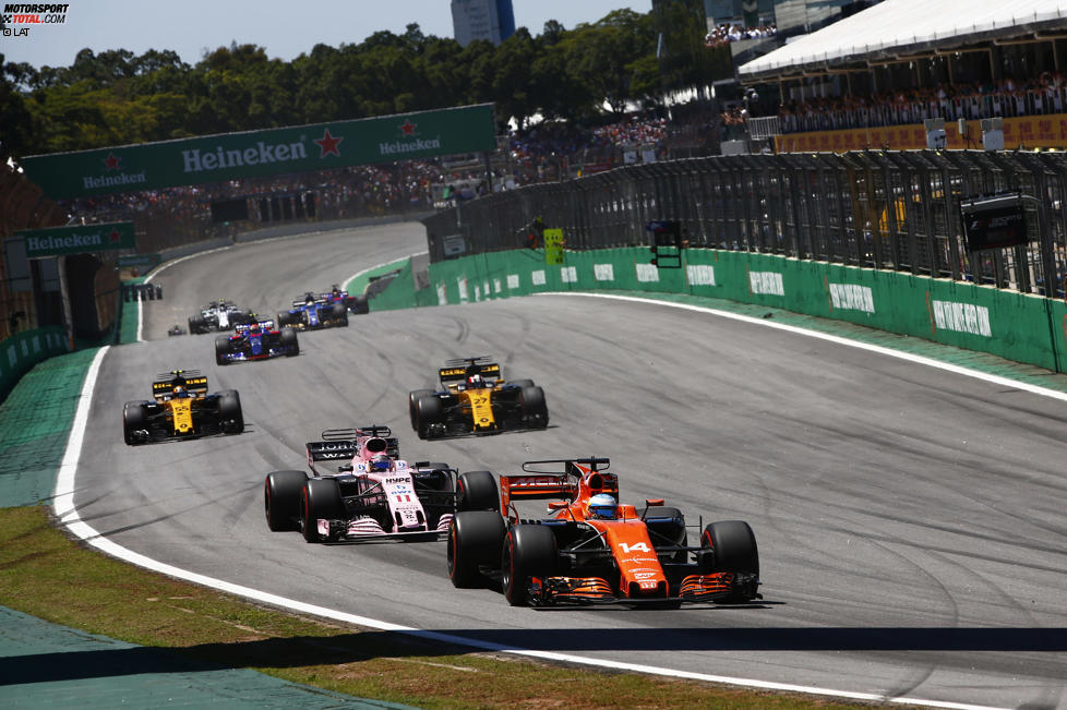 Fernando Alonso (McLaren), Sergio Perez (Force India), Nico Hülkenberg (Renault) und Carlos Sainz (Renault) 