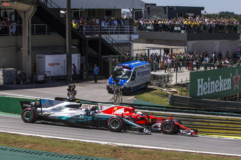 Sebastian Vettel (Ferrari) und Valtteri Bottas (Mercedes) 