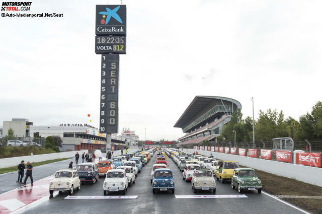 Guinessrekord in Barcelona: Die größte SEAT-600-Ansammlung feiert 60 Jahre SEAT 600