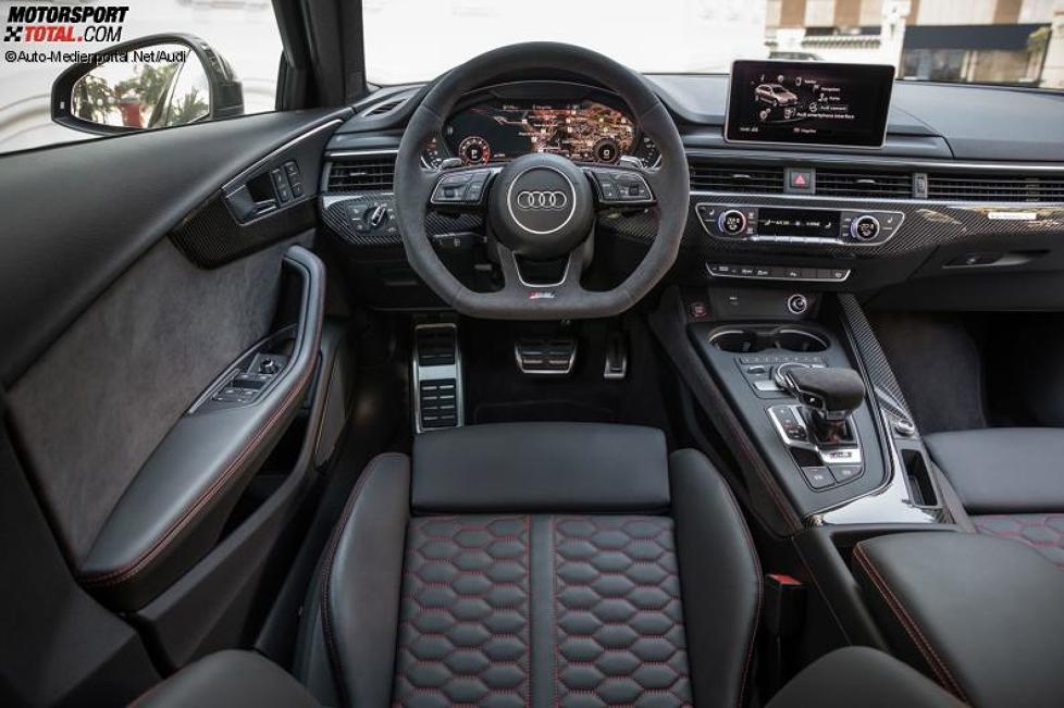 Cockpit und Innenraum des Audi RS 4 Avant 2018