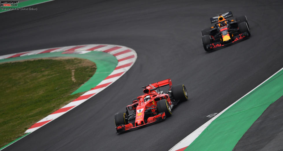 Sebastian Vettel (Ferrari) und Max Verstappen (Red Bull)
