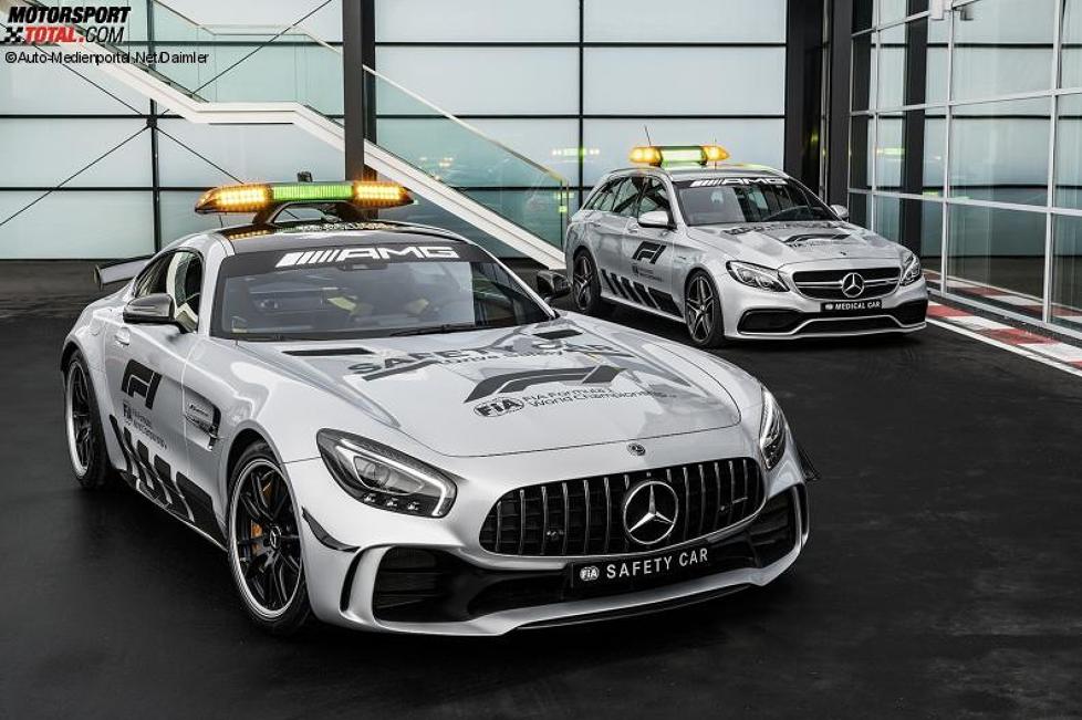 Mercedes-AMG GT R, das neue Safety Car der Formel-1-Saison 2018 und im Hintergrund das Mercedes-AMG C 63 S T-Modell 2018, das Medical Car der Formel 1 2018
