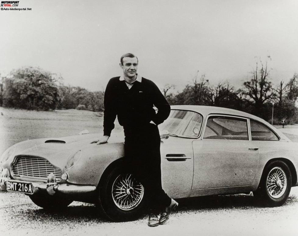 Sean Connery mit Aston Martin DB 5 (1964)