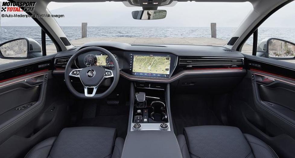 Innenraum und Cockpit des Volkswagen Touareg Atmosphere 2018
