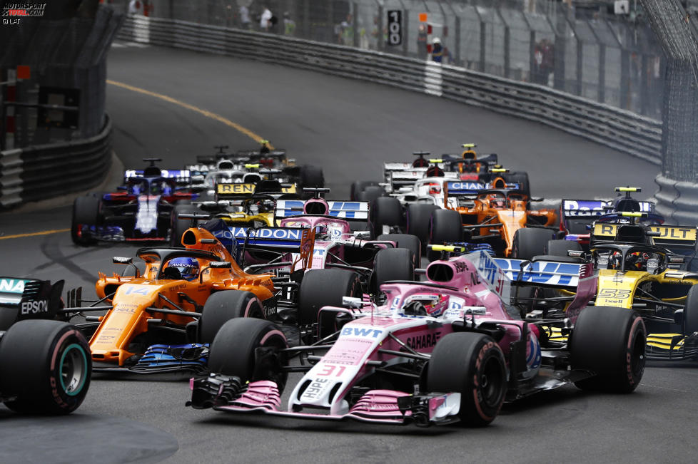 Esteban Ocon (Force India), Fernando Alonso (McLaren), Carlos Sainz (Renault) und Sergio Perez (Force India) 