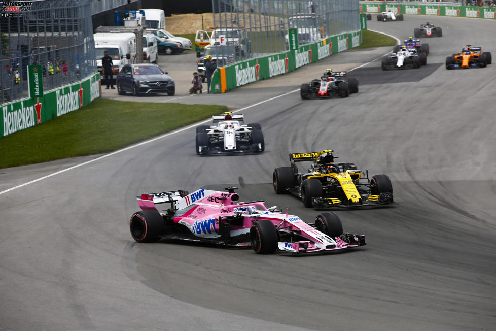 Sergio Perez (Force India) und Carlos Sainz (Renault) 