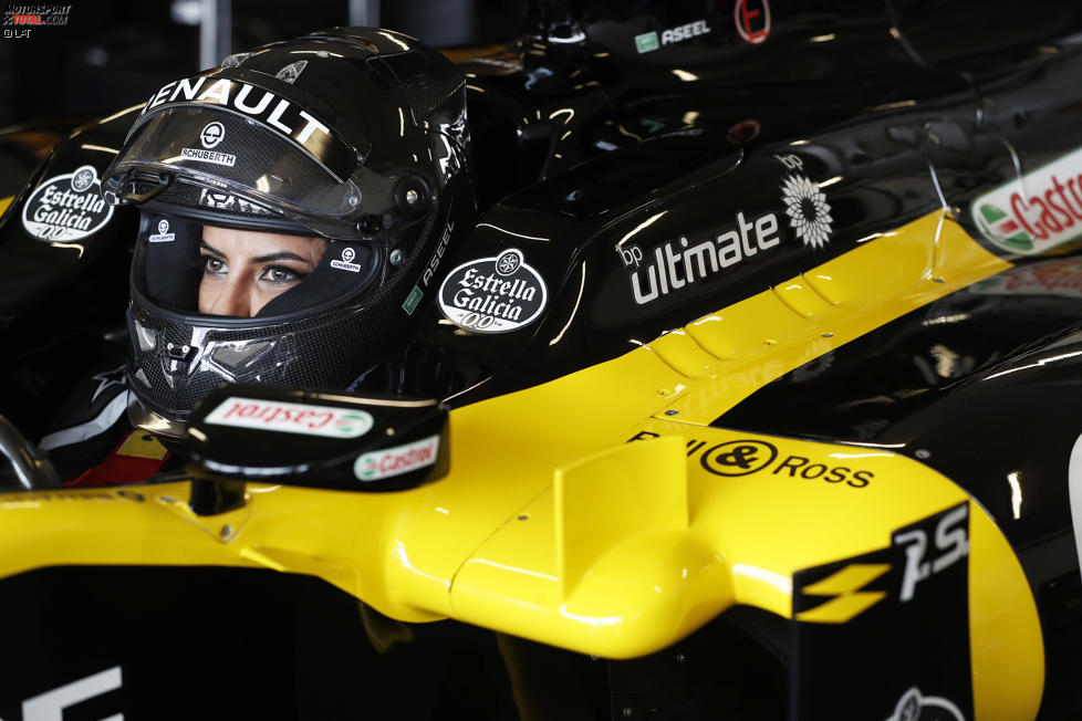 Aseel Al Hamad (Saudi-Arabien) fährt eine Demorunde im Renault E20