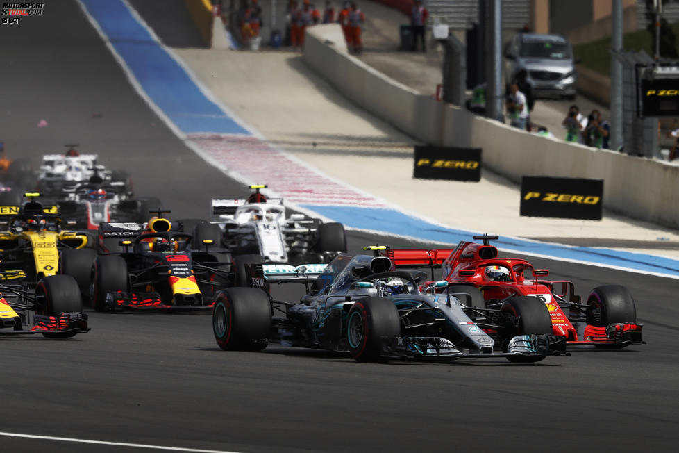 Valtteri Bottas (Mercedes) und Sebastian Vettel (Ferrari) 