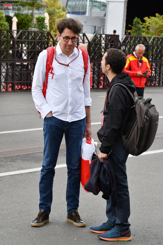 Mattia Binotto (Ferrari) mit Nicolas Todt (Manager Charles Leclerc)
