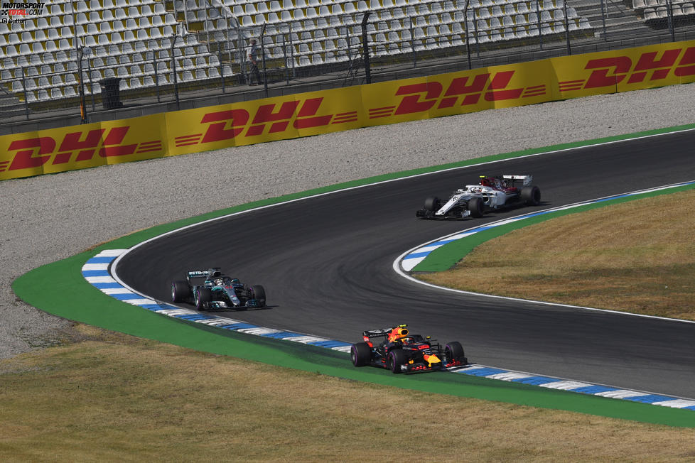 Max Verstappen (Red Bull), Lewis Hamilton (Mercedes) und Charles Leclerc (Sauber) 