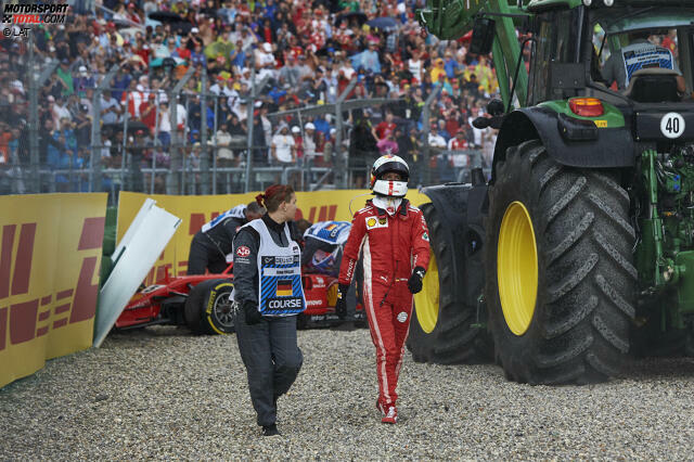 Sebastian Vettel wird für seinen Fehler abgestraft. Jetzt durchklicken und nachlesen, wie die Redaktion ihre Noten begründet!