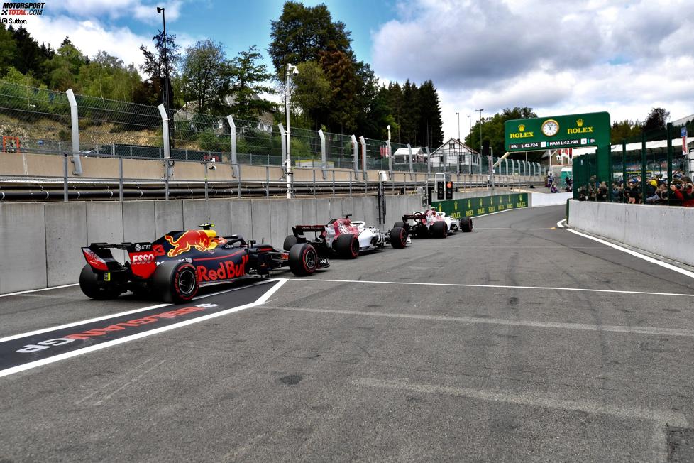 Max Verstappen (Red Bull), Marcus Ericsson (Sauber) und Charles Leclerc (Sauber) 