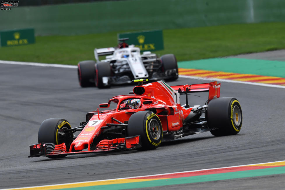 Kimi Räikkönen (Ferrari) und Marcus Ericsson (Sauber) 