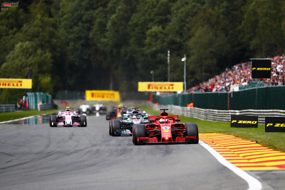 Sebastian Vettel (Ferrari), Lewis Hamilton (Mercedes), Sergio Perez (Racing Point) und Esteban Ocon (Racing Point) 