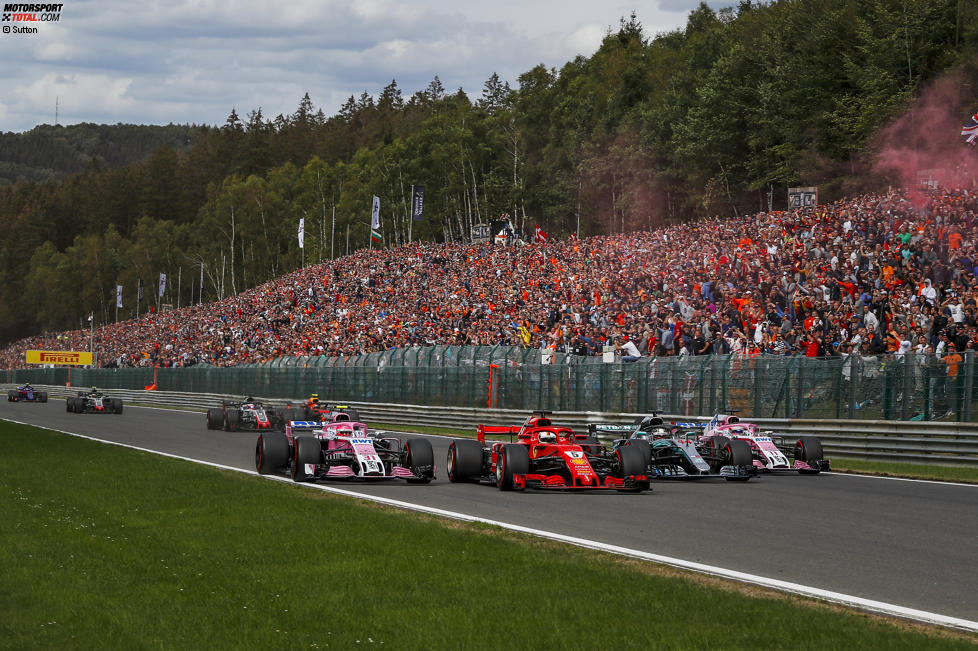 Esteban Ocon (Racing Point), Sebastian Vettel (Ferrari), Lewis Hamilton (Mercedes) und Sergio Perez (Racing Point) 