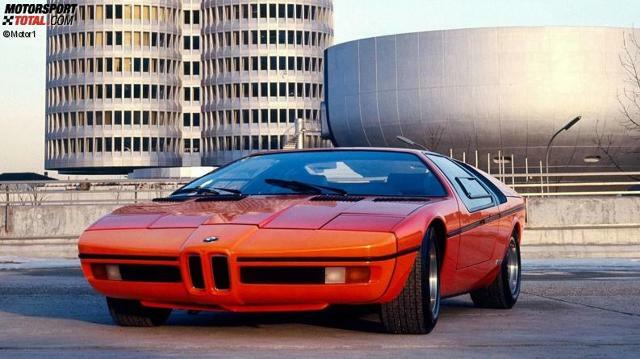 BMW Turbo vor der 1972 frisch errichteten BMW-Zentrale in München BMW Turbo vor der 1972 frisch errichteten BMW-Zentrale in München