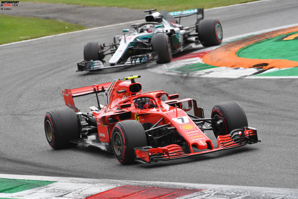 Kimi Räikkönen (Ferrari) und Lewis Hamilton (Mercedes) 