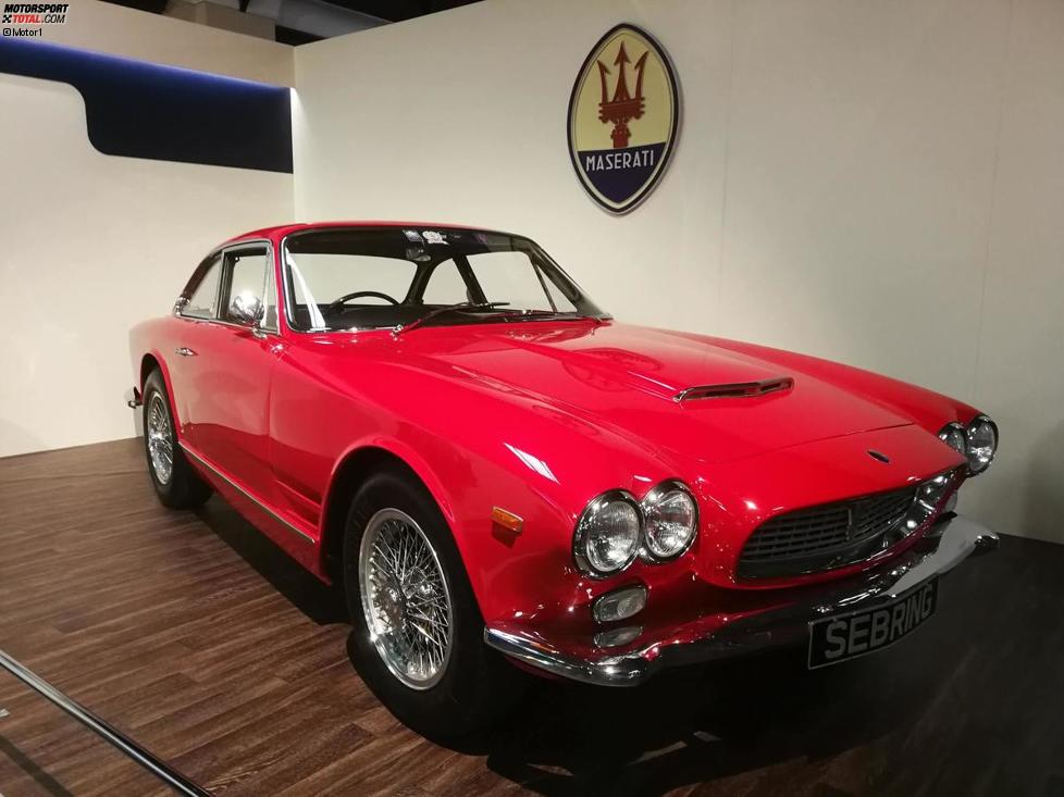 Von 1962 bis 1969 baute Maserati exakt 593 Exemplare des Sebring. Das Design steuerte Michelotti bei. Dieses Exemplar ist von 1964.
