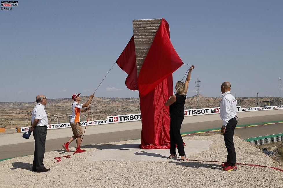 Marc Marquez enthüllt seine Steinskulptur in Kurve 10 in Aragon