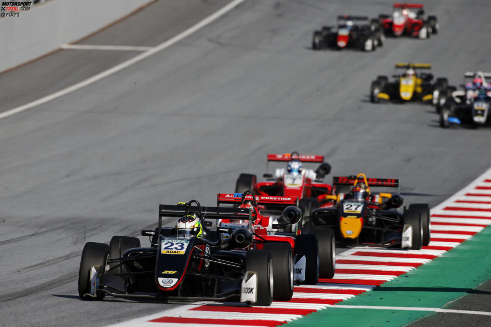 Jonathan Aberdein, Marcus Armstrong, Daniel Ticktum und Ralf Aron 