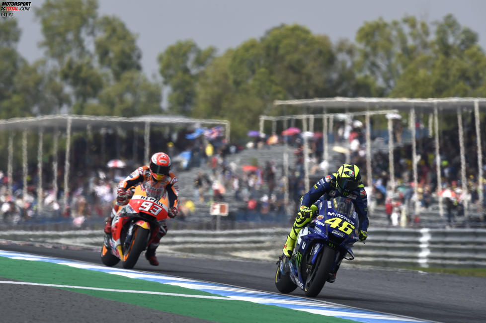 Valentino Rossi vor Marc Marquez 