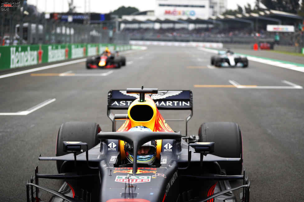 Daniel Ricciardo (Red Bull), Max Verstappen (Red Bull) und Lewis Hamilton (Mercedes) 