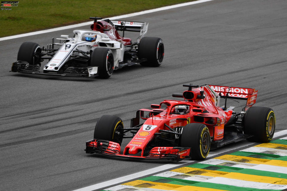 Sebastian Vettel (Ferrari) und Marcus Ericsson (Sauber) 