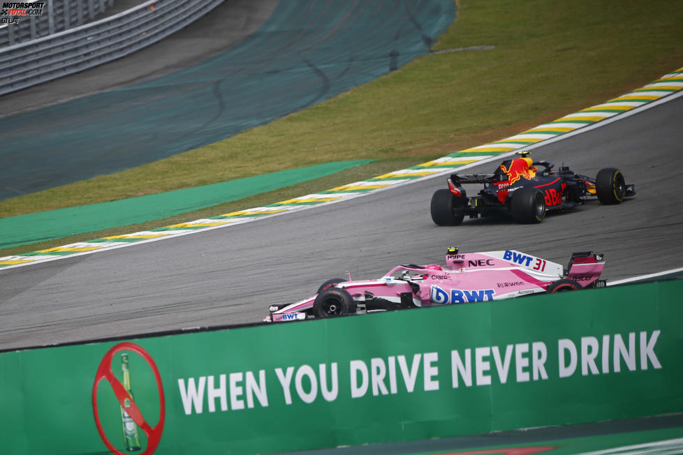 Esteban Ocon (Racing Point) und Max Verstappen (Red Bull) 