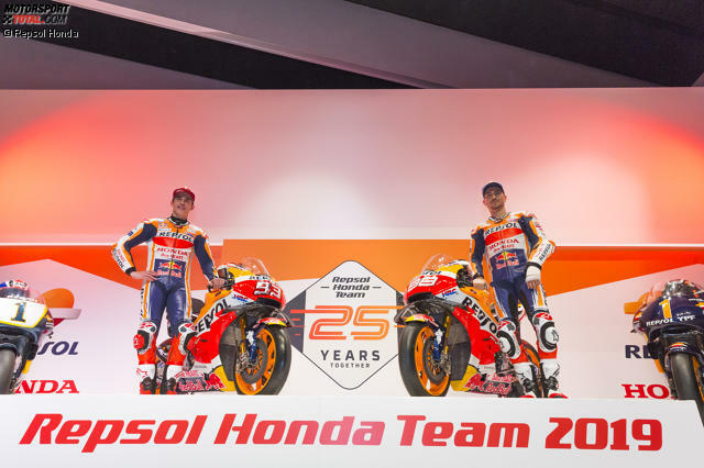 Marc Marquez und Jorge Lorenzo haben das neue Bike vorgestellt Marc Marquez und Jorge Lorenzo haben das neue Bike vorgestellt